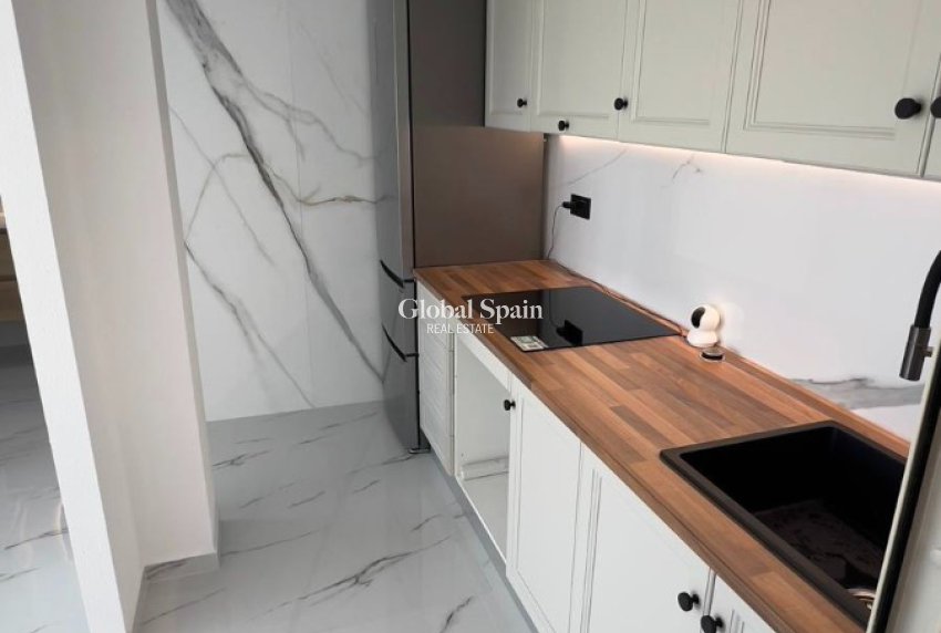 Venta - CASA -
ORIHUELA COSTA - La Zenia