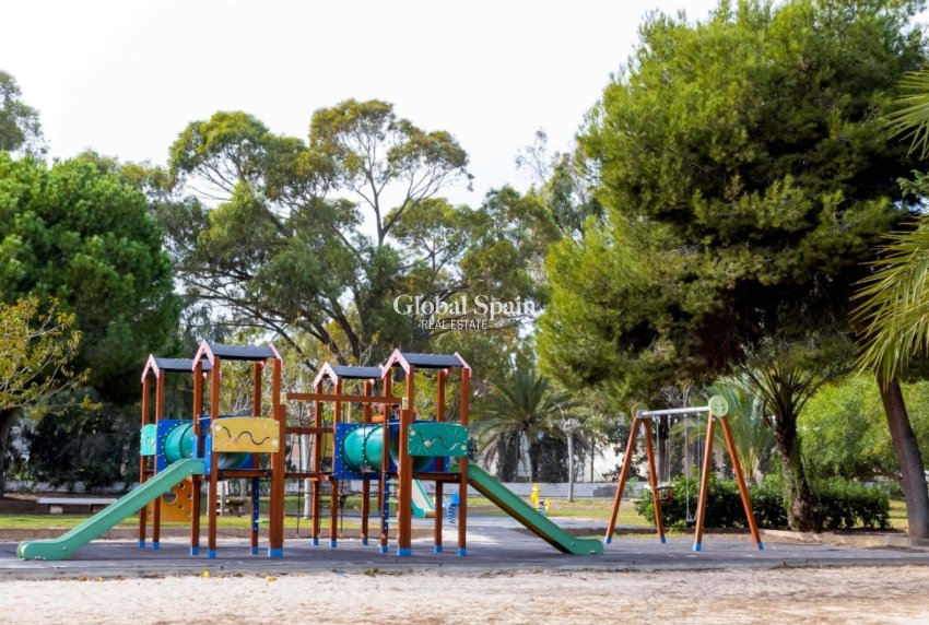 Venta - CASA -
ORIHUELA COSTA - La Zenia