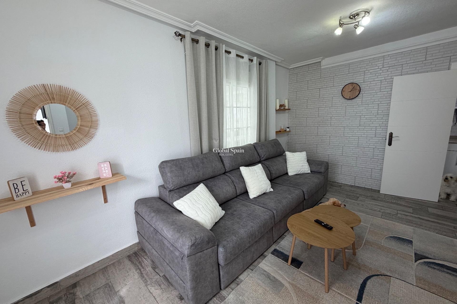 Venta - CASA -
ORIHUELA COSTA - La Zenia