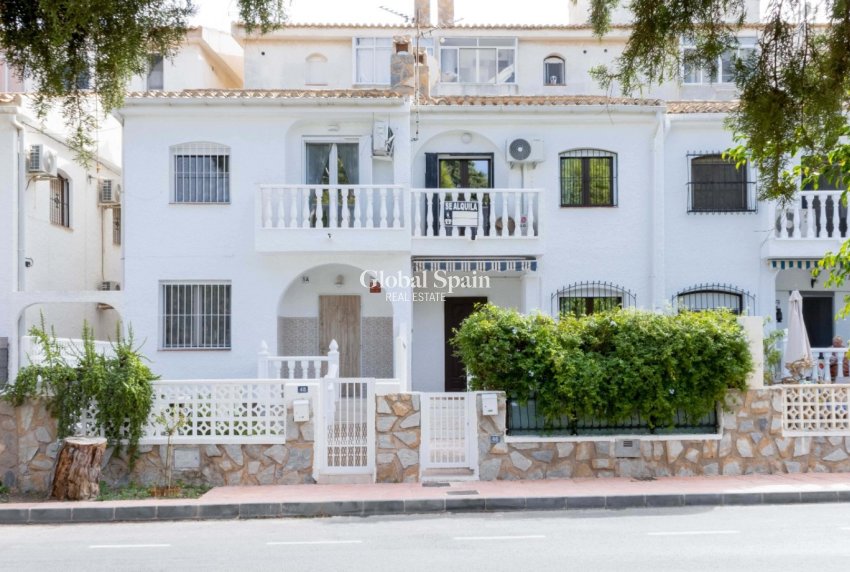 Venta - CASA -
ORIHUELA COSTA - La Zenia