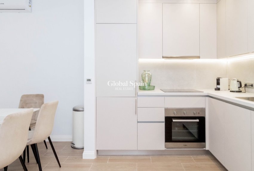 Venta - CASA -
ORIHUELA COSTA - La Zenia