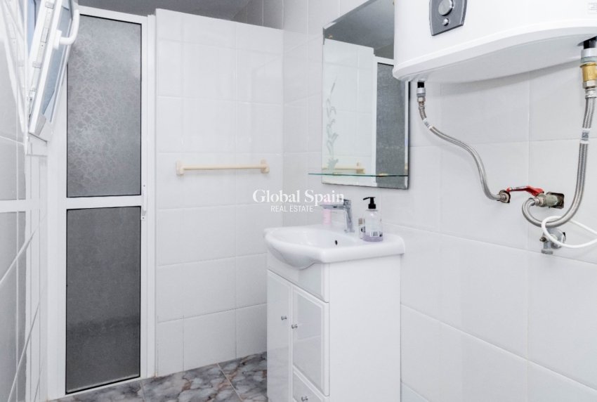 Venta - CASA -
ORIHUELA COSTA - La Zenia