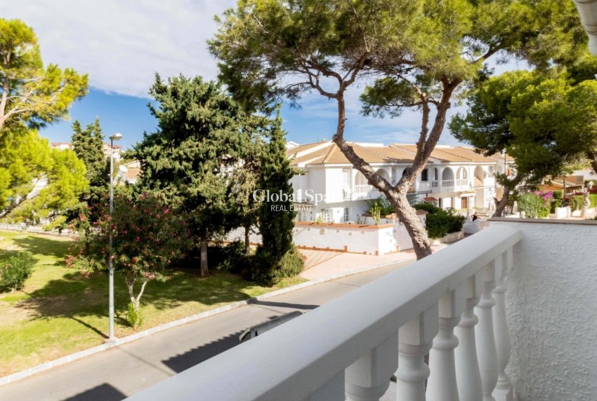 Venta - CASA -
ORIHUELA COSTA - La Zenia