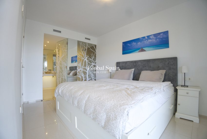 Venta - CASA -
ORIHUELA COSTA - La Zenia