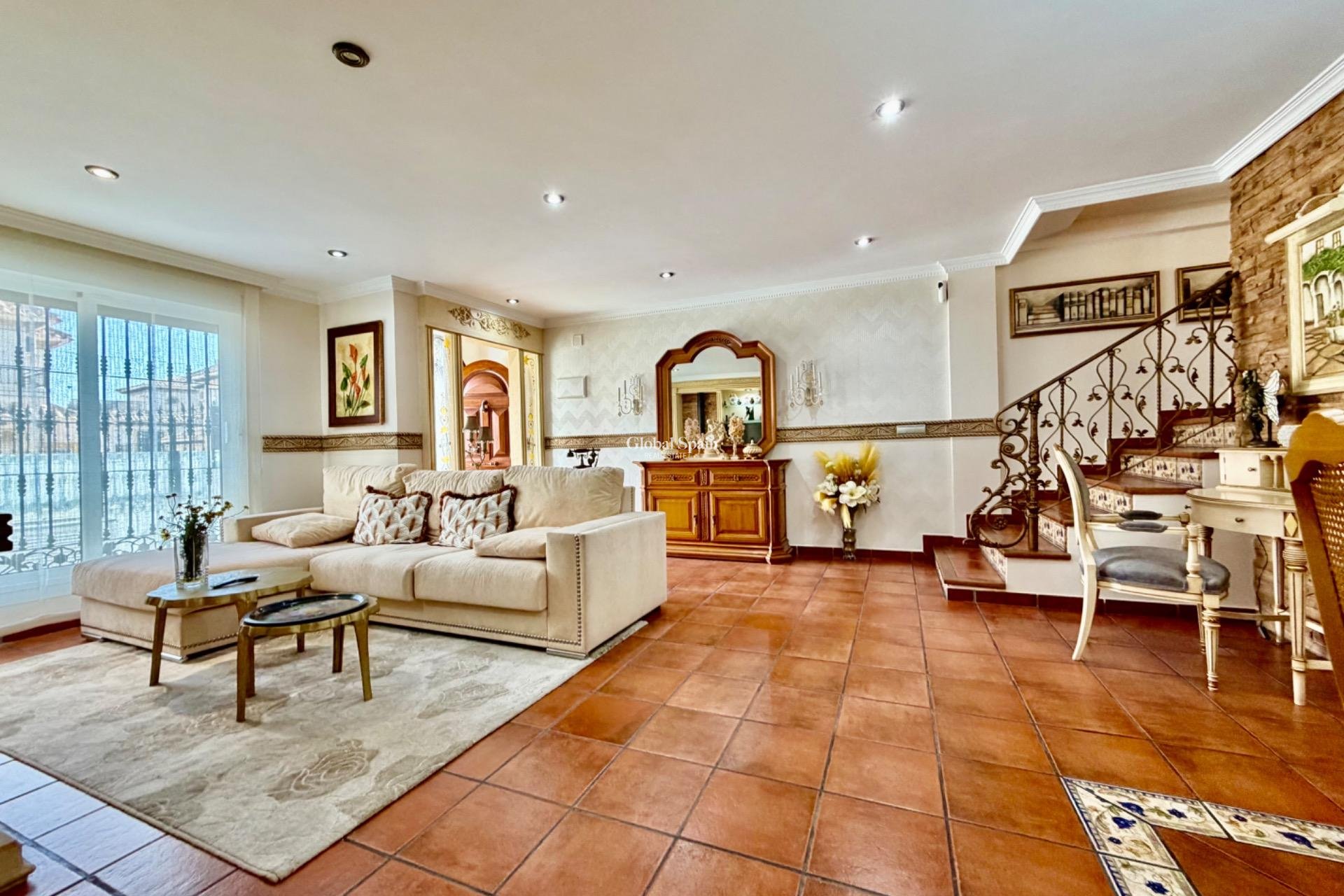 Venta - CASA -
ORIHUELA COSTA - La Zenia