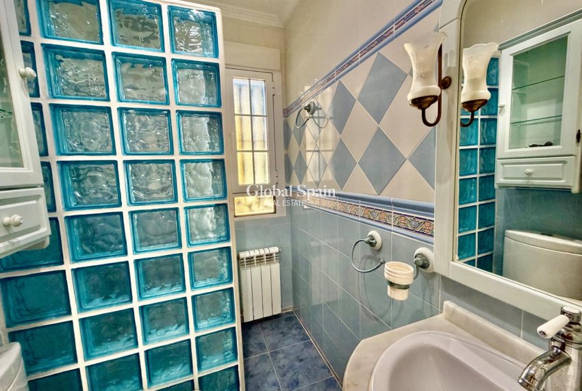 Venta - CASA -
ORIHUELA COSTA - La Zenia