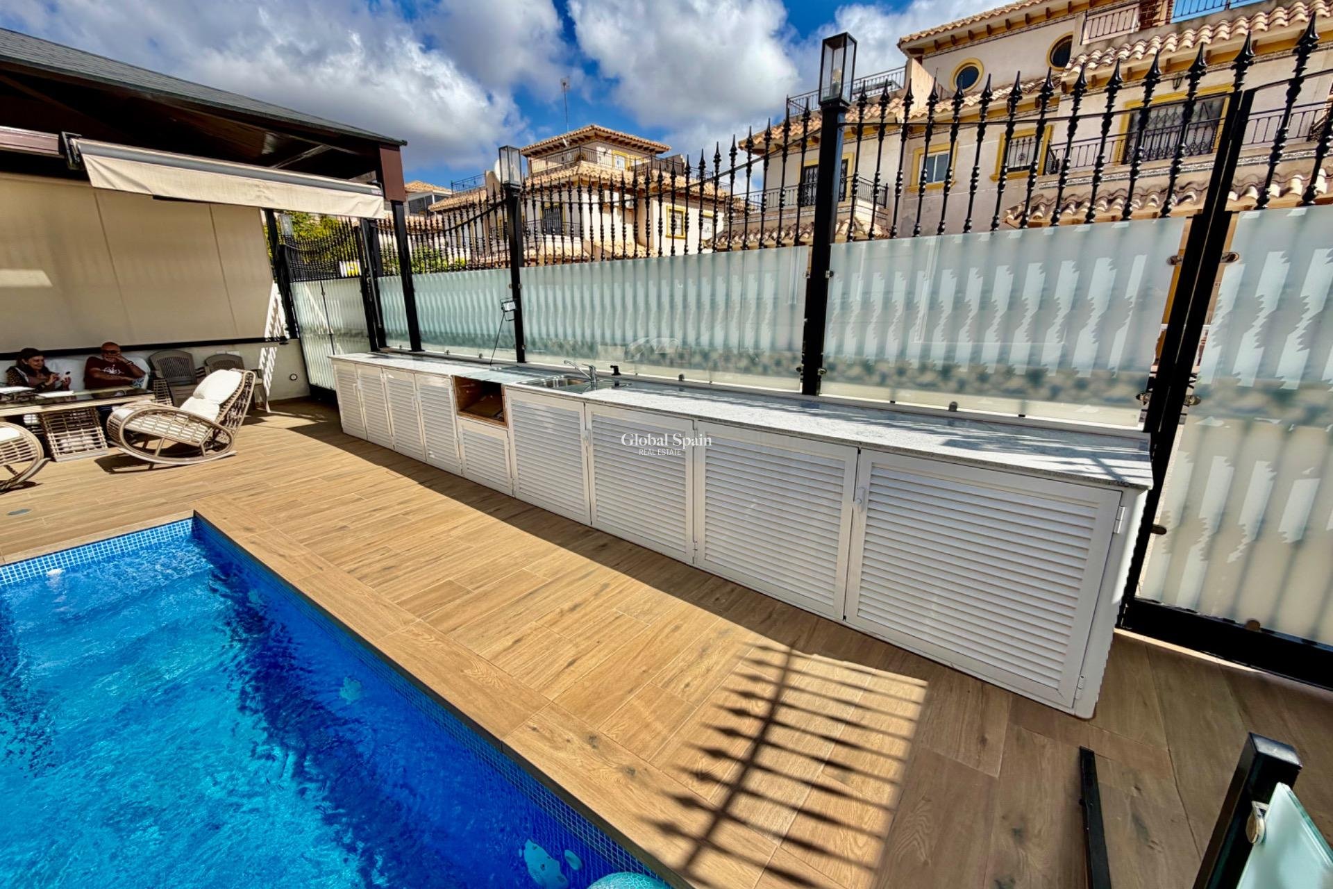 Venta - CASA -
ORIHUELA COSTA - La Zenia