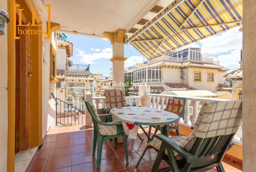 Venta - CASA -
ORIHUELA COSTA - La Zenia