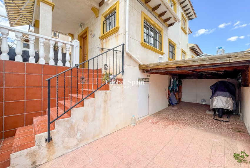 Venta - CASA -
ORIHUELA COSTA - La Zenia