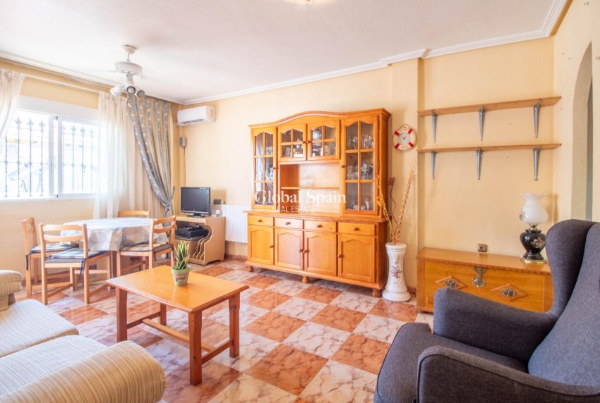 Venta - CASA -
ORIHUELA COSTA - La Zenia