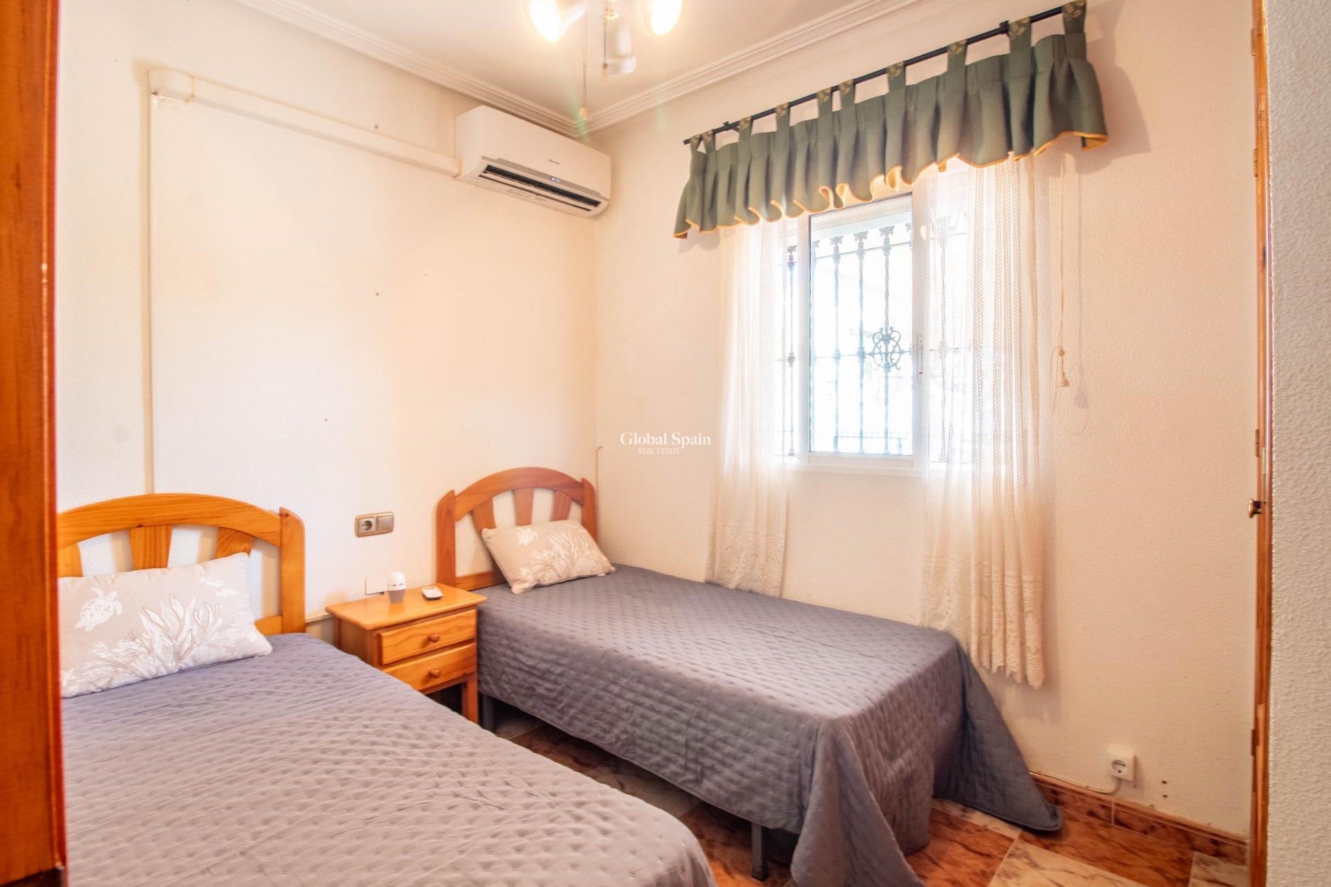 Venta - CASA -
ORIHUELA COSTA - La Zenia