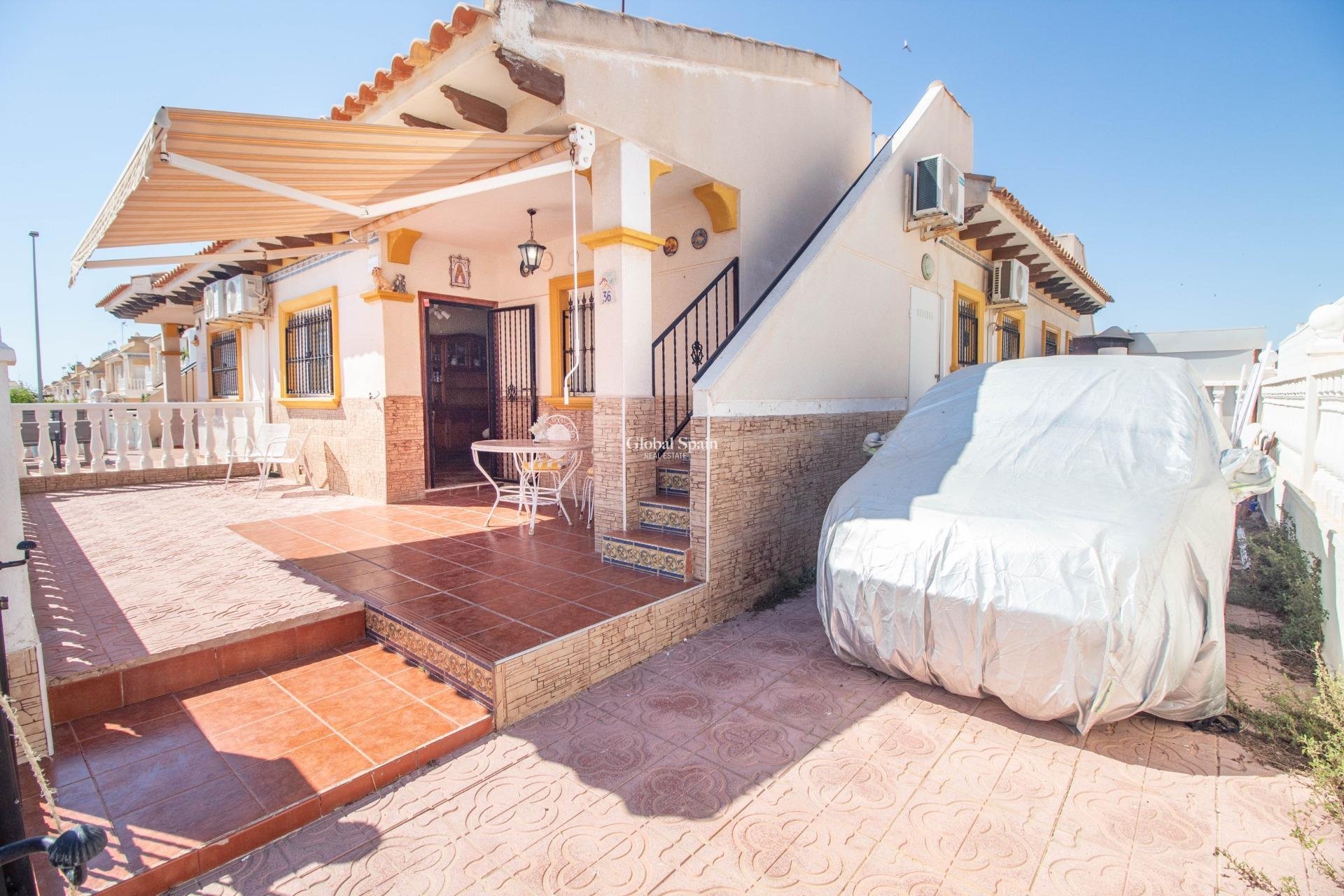 Venta - CASA -
ORIHUELA COSTA - La Zenia