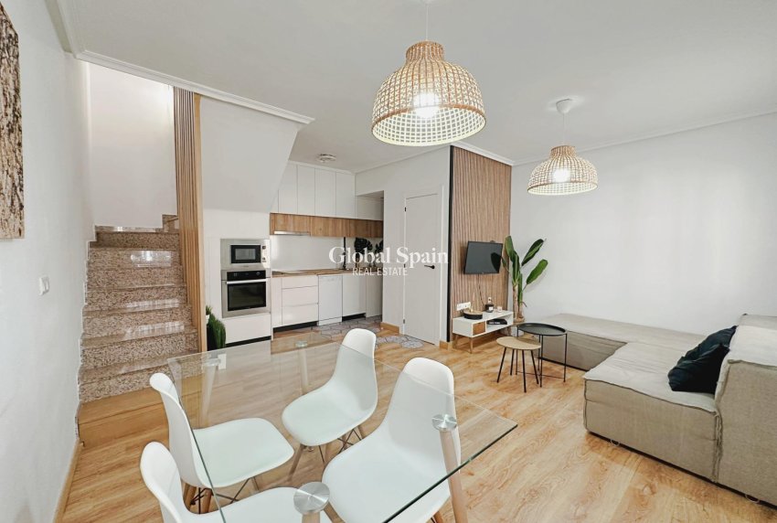 Venta - CASA -
ORIHUELA COSTA - La Zenia