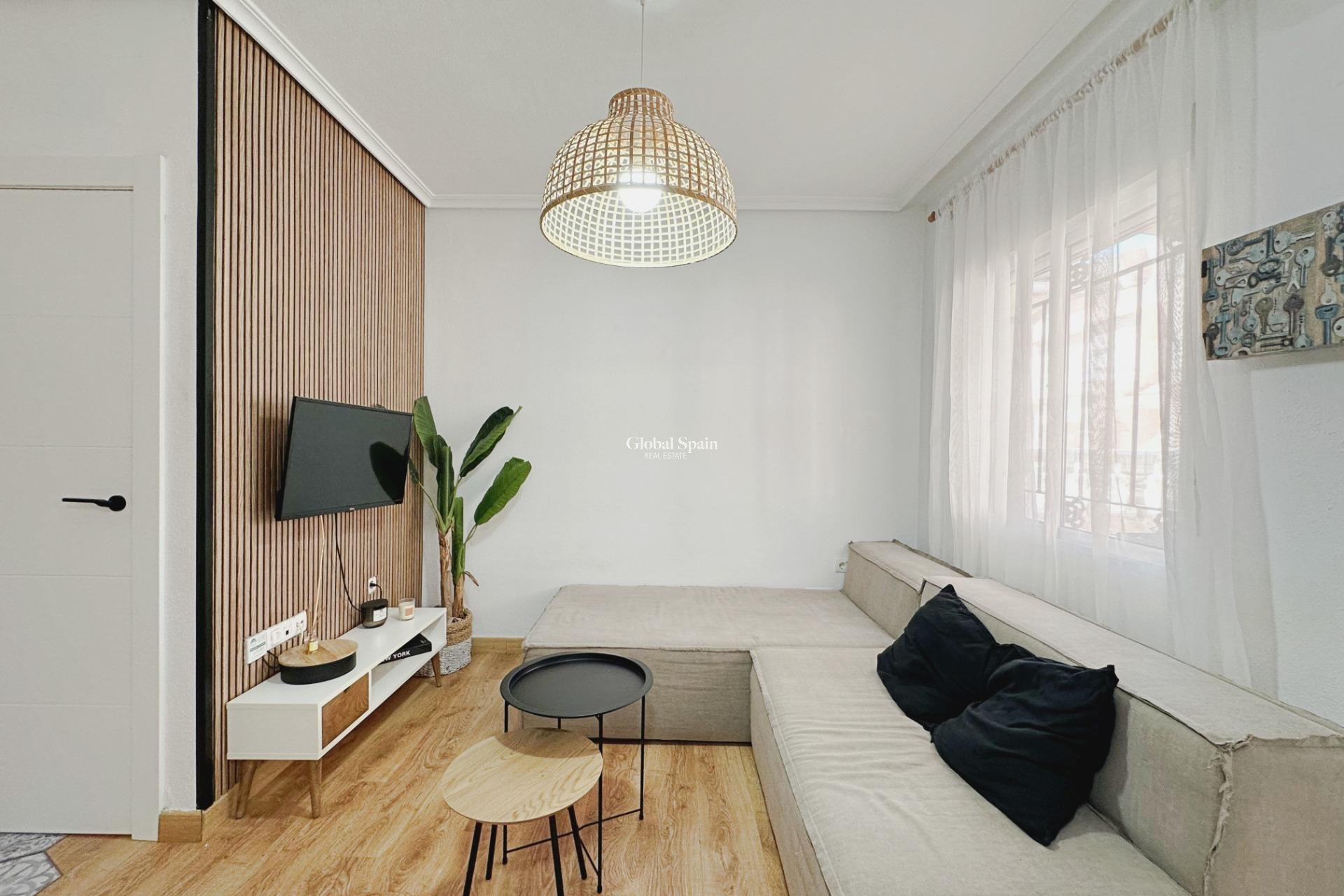 Venta - CASA -
ORIHUELA COSTA - La Zenia