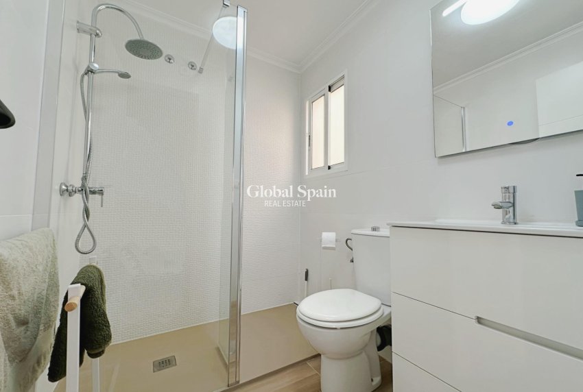 Venta - CASA -
ORIHUELA COSTA - La Zenia