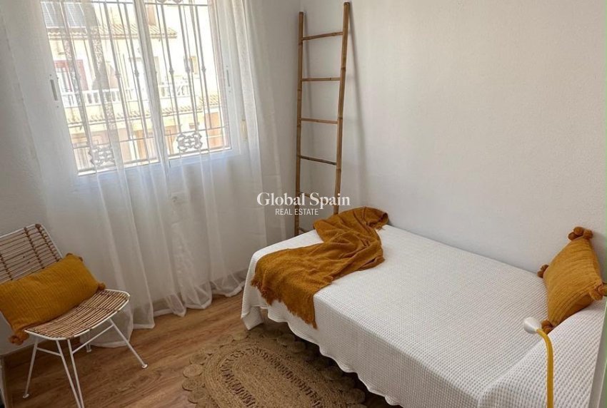 Venta - CASA -
ORIHUELA COSTA - La Zenia