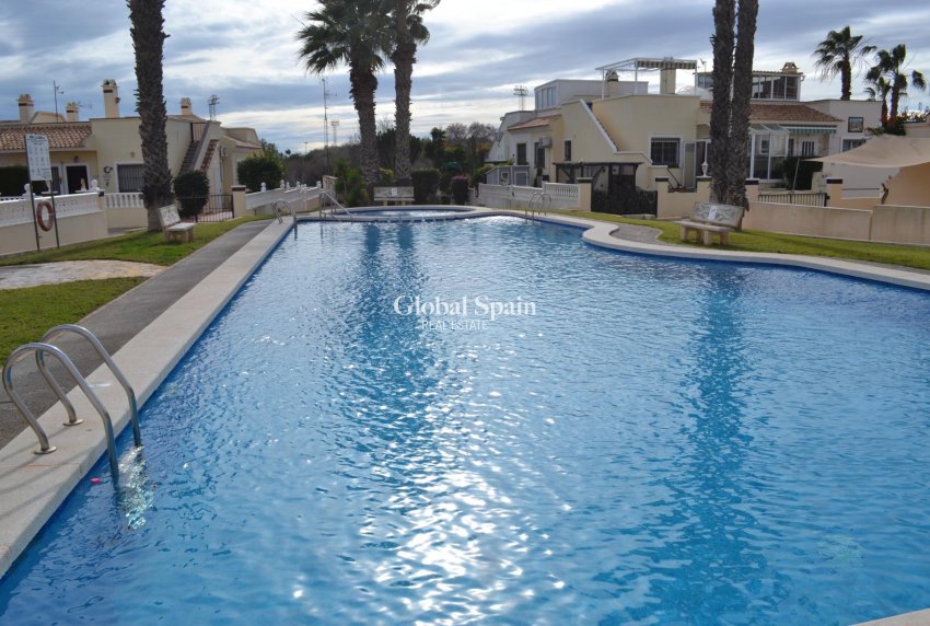 Venta - CASA -
ORIHUELA COSTA - La Zenia