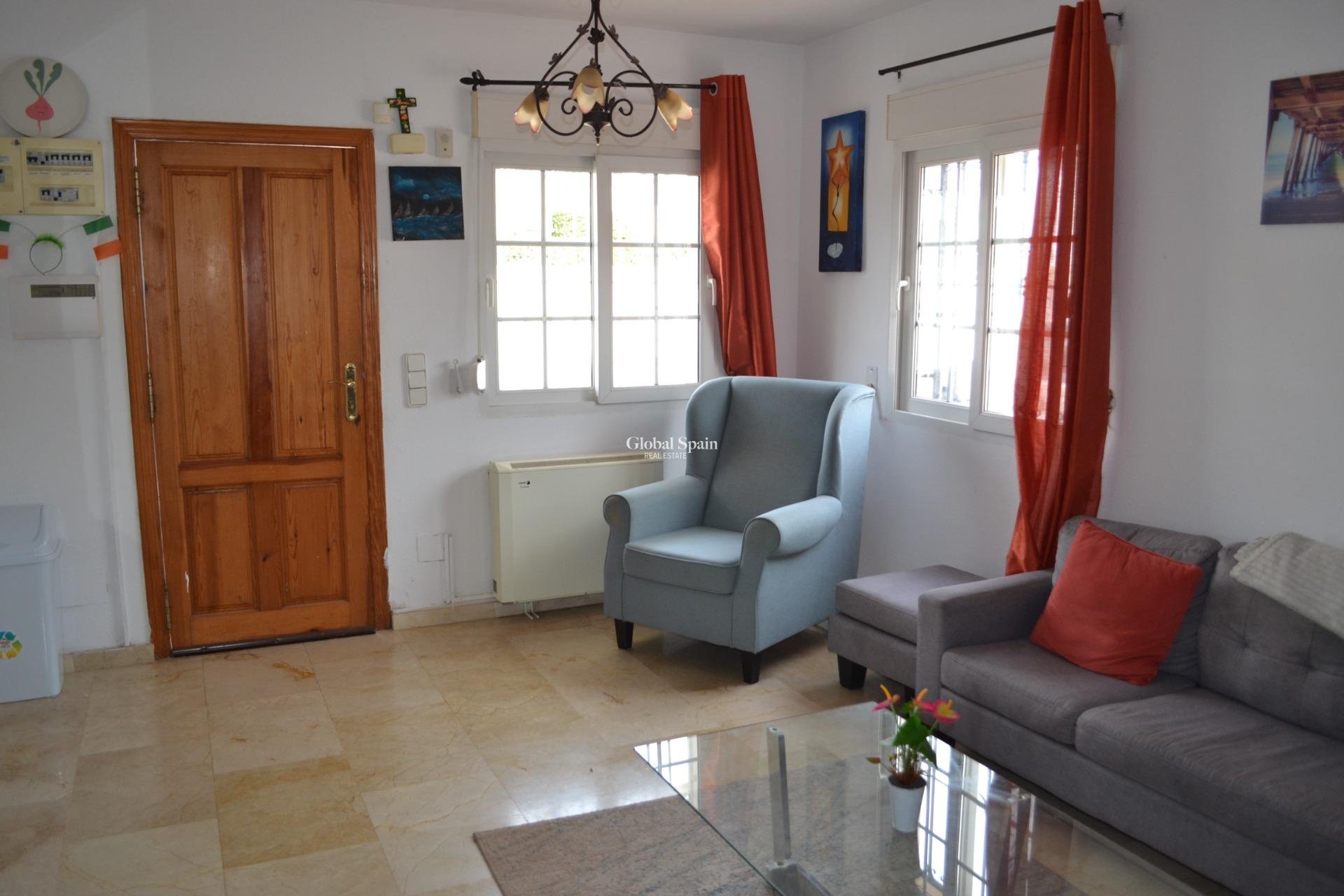 Venta - CASA -
ORIHUELA COSTA - La Zenia