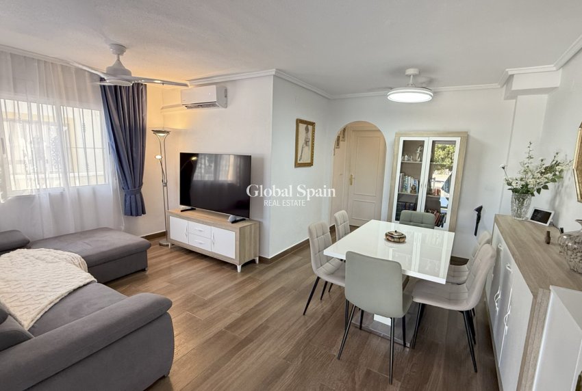Venta - Casa -
ORIHUELA COSTA - La Zenia