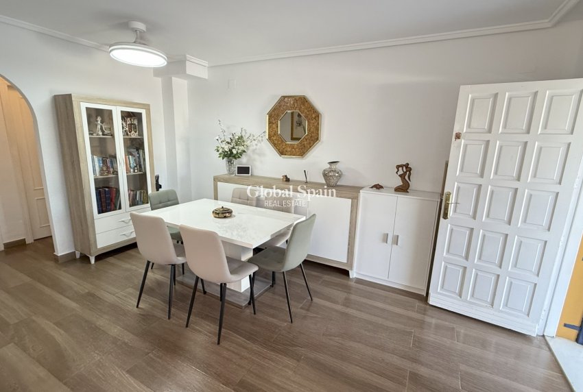 Venta - Casa -
ORIHUELA COSTA - La Zenia