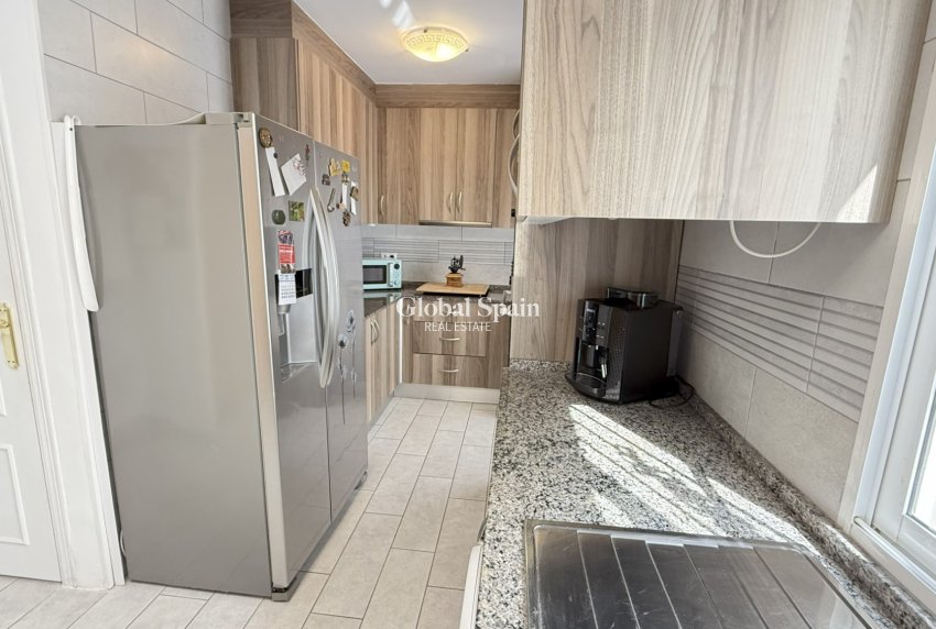 Venta - Casa -
ORIHUELA COSTA - La Zenia