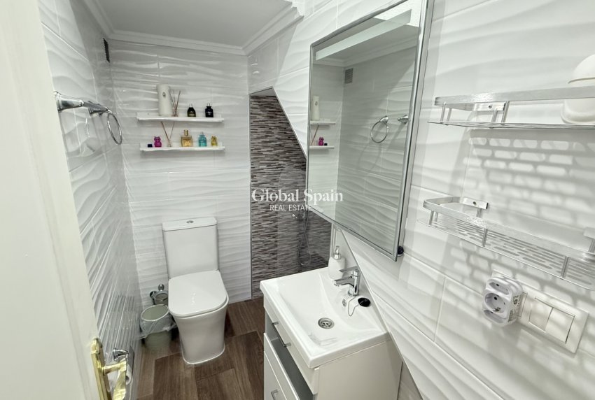 Venta - Casa -
ORIHUELA COSTA - La Zenia