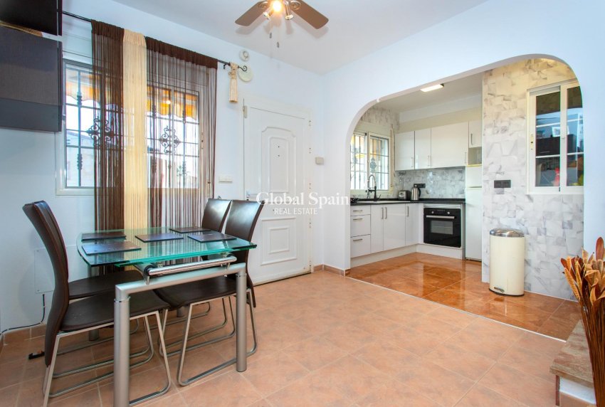 Venta - CASA -
ORIHUELA COSTA - Las Filipinas