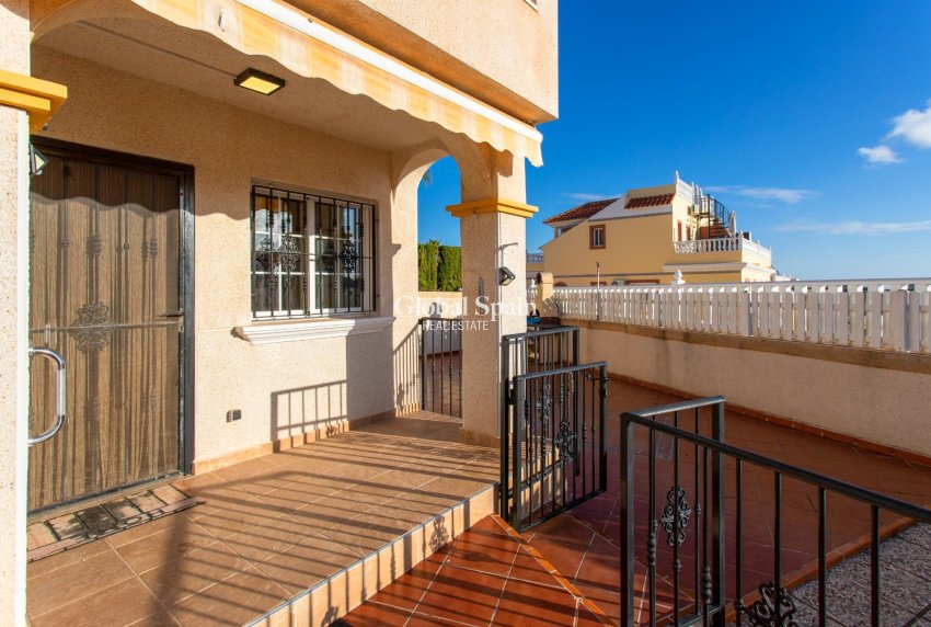 Venta - CASA -
ORIHUELA COSTA - Las Filipinas