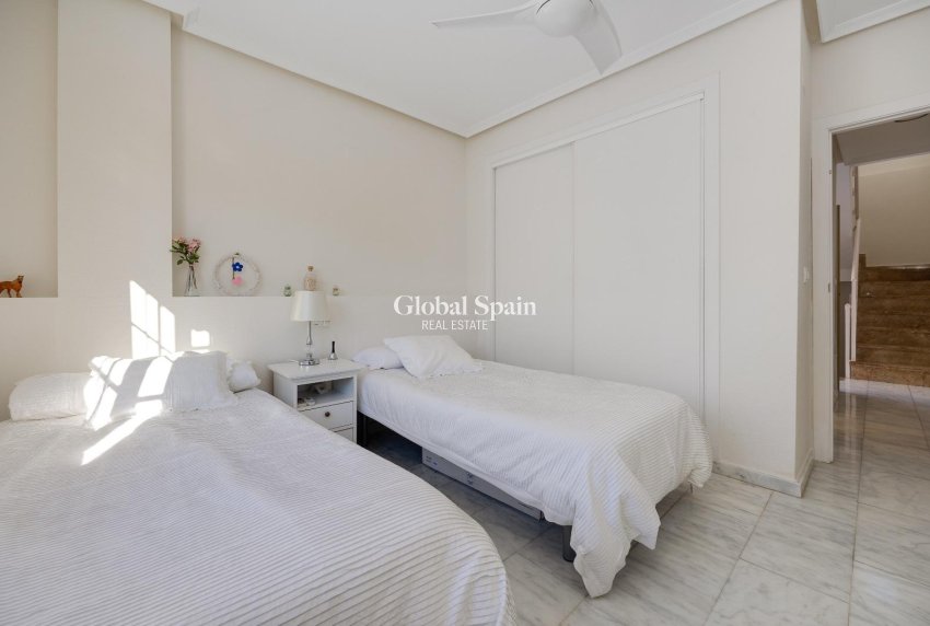 Venta - CASA -
ORIHUELA COSTA - Las Filipinas