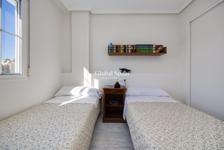 Venta - CASA -
ORIHUELA COSTA - Las Filipinas
