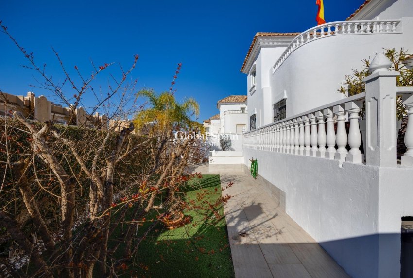 Venta - CASA -
ORIHUELA COSTA - Las Filipinas