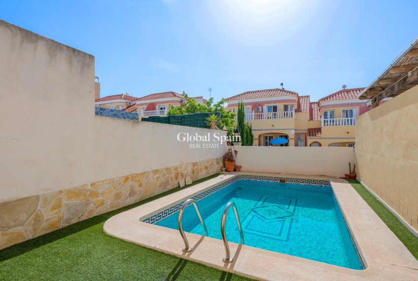 Venta - CASA -
ORIHUELA COSTA - Las Filipinas