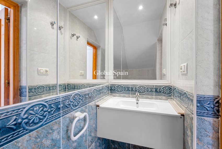 Venta - CASA -
ORIHUELA COSTA - Las Filipinas