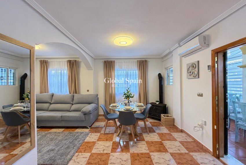 Venta - CASA -
ORIHUELA COSTA - Las Filipinas