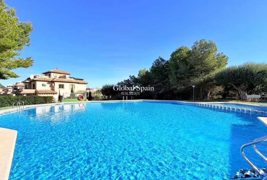 Venta - CASA -
ORIHUELA COSTA - Las Filipinas
