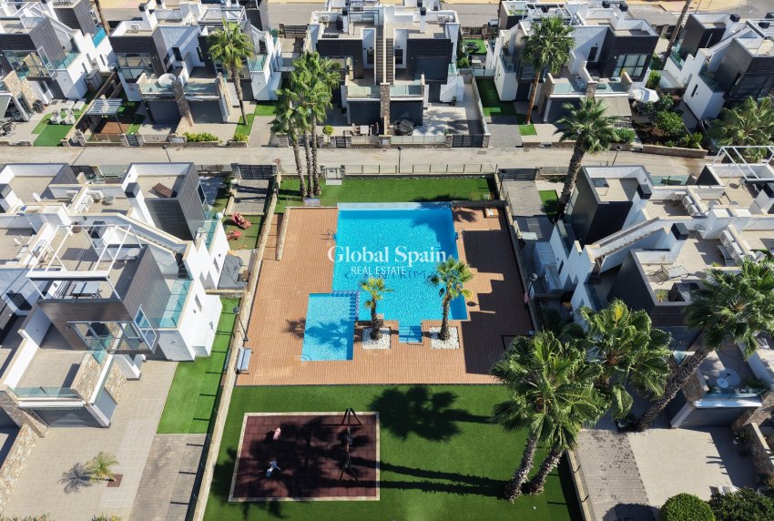 Venta - CASA -
ORIHUELA COSTA - Lomas de Cabo Roig
