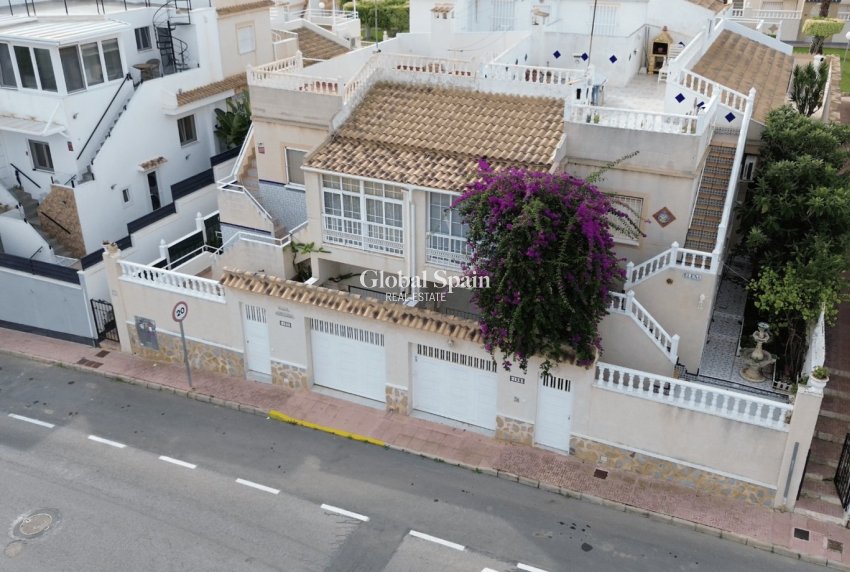 Venta - Casa -
ORIHUELA COSTA - LOS BALCONES - LOS ALTOS