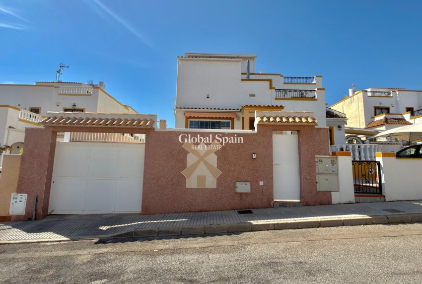 Venta - CASA -
ORIHUELA COSTA - LOS BALCONES - LOS ALTOS