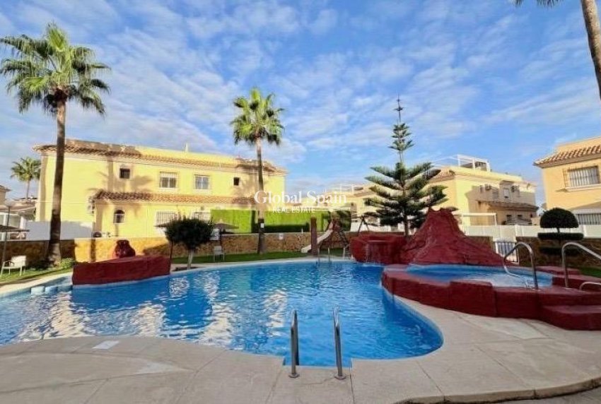 Venta - CASA -
ORIHUELA COSTA - Los Dolses