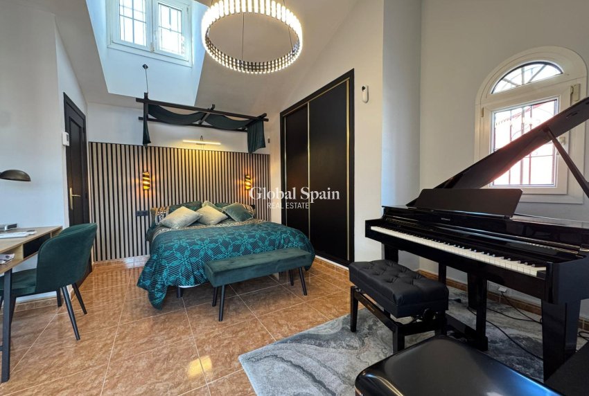 Venta - CASA -
ORIHUELA COSTA - Los Dolses