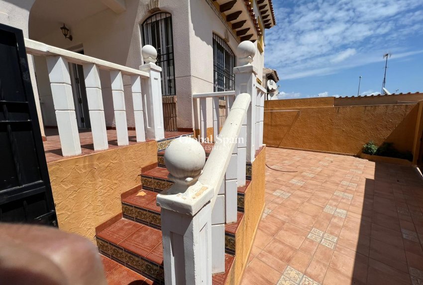 Venta - CASA -
ORIHUELA COSTA - Montezenia