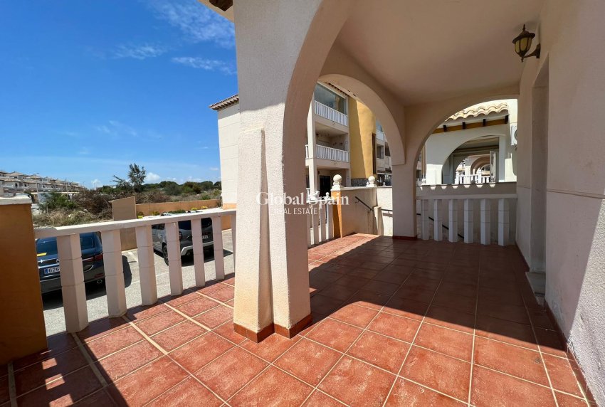 Venta - CASA -
ORIHUELA COSTA - Montezenia