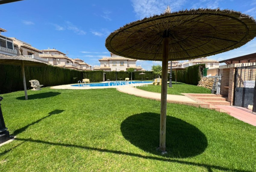 Venta - CASA -
ORIHUELA COSTA - Montezenia