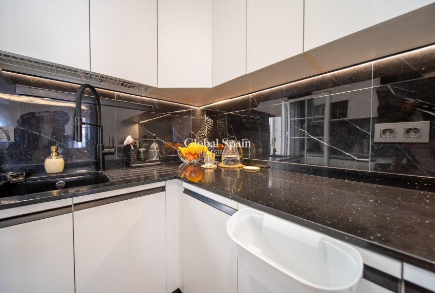 Venta - CASA -
ORIHUELA COSTA - Pau 26