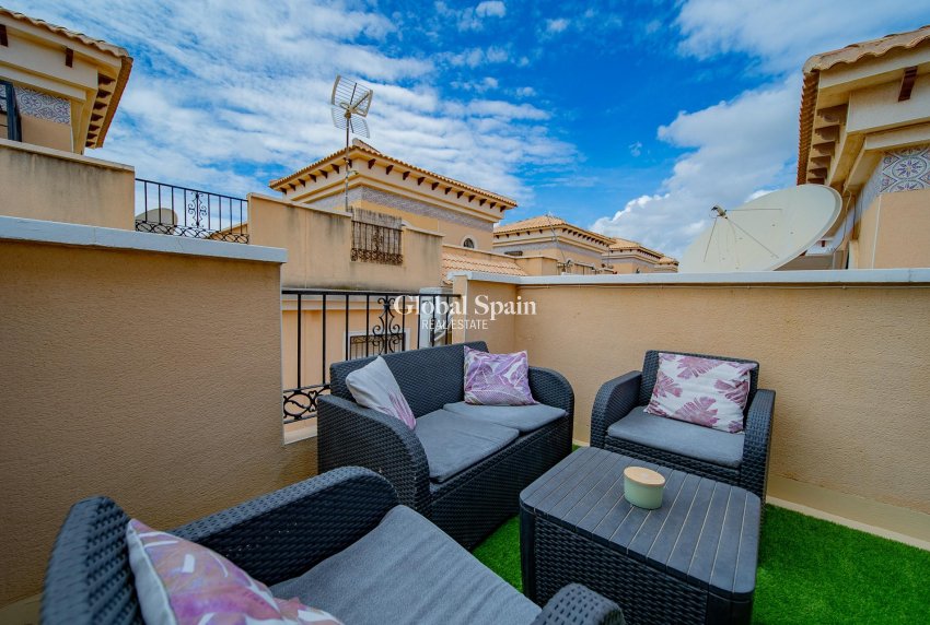 Venta - CASA -
ORIHUELA COSTA - Pau 26