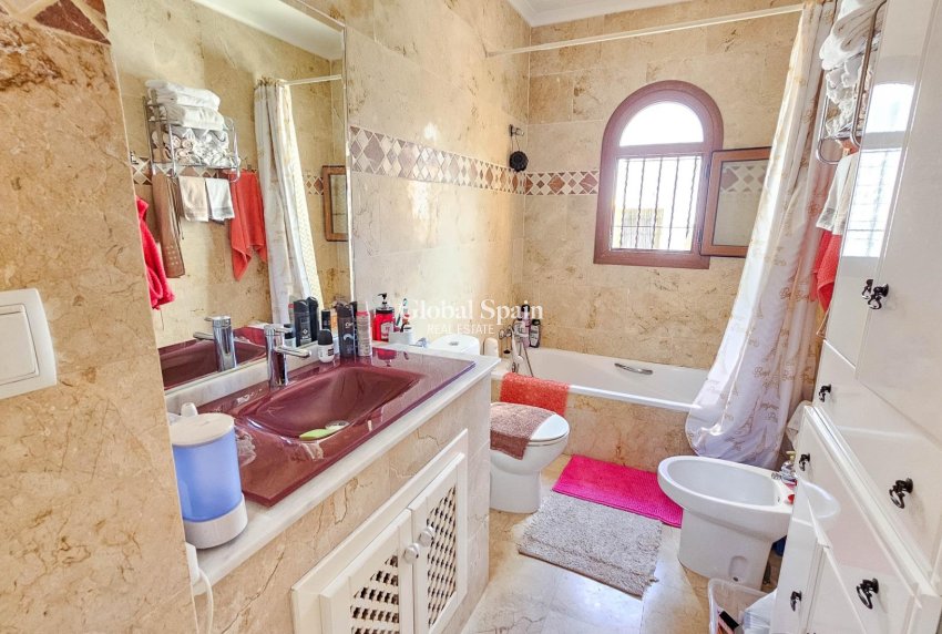 Venta - CASA -
ORIHUELA COSTA - PAU 8