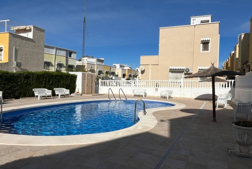 Venta - CASA -
ORIHUELA COSTA - Playa Flamenca