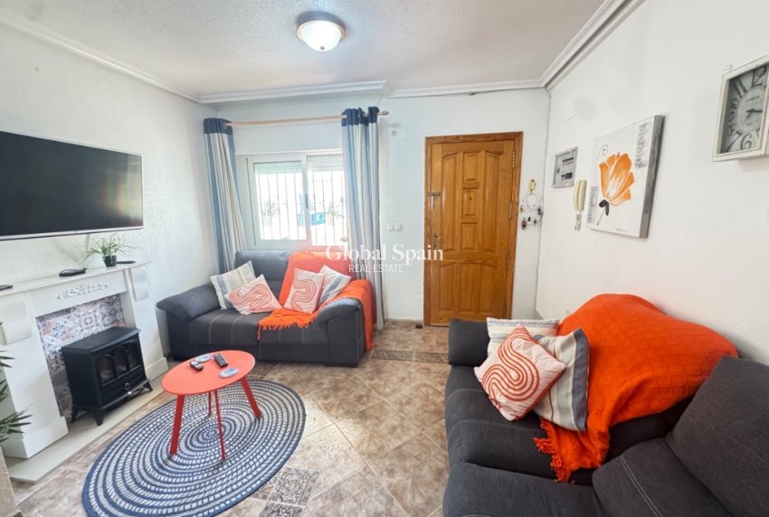 Venta - Casa -
ORIHUELA COSTA - Playa Flamenca