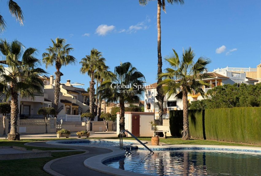 Venta - CASA -
ORIHUELA COSTA - Playa Flamenca