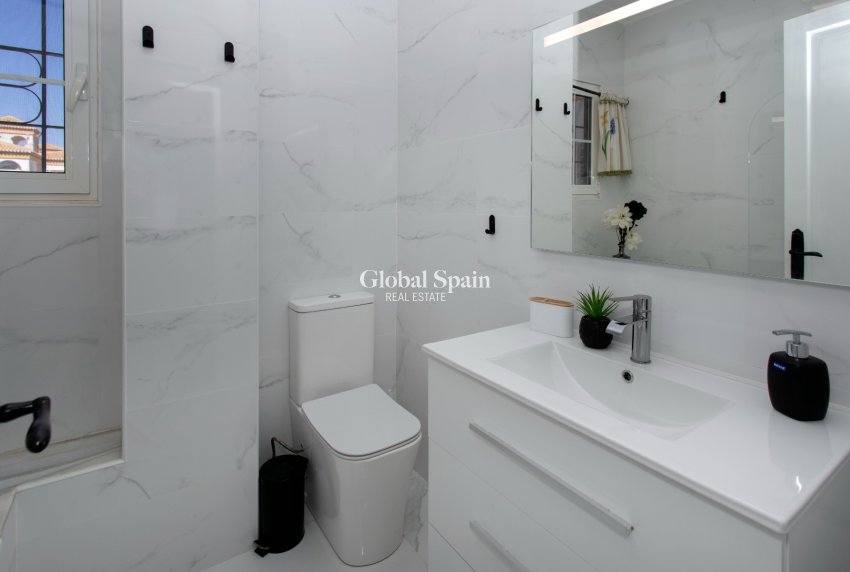 Venta - CASA -
ORIHUELA COSTA - Playa Flamenca